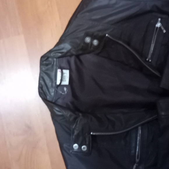 Jacket - Picture 4 of 5